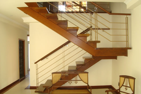 Escada modelo E03C