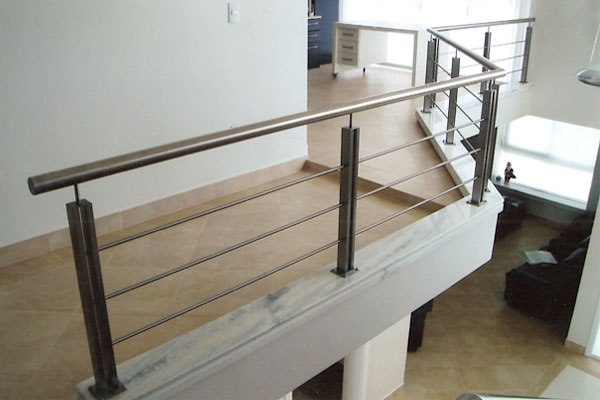Escada modelo E25C