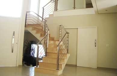 Escada modelo E07