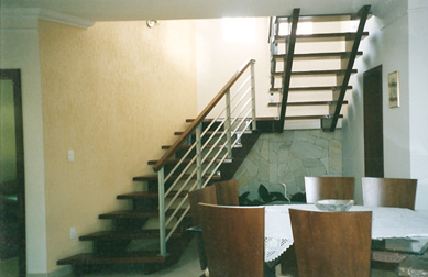 Escada modelo E23
