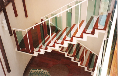 Escada modelo E28