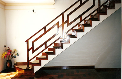 Escada modelo E52